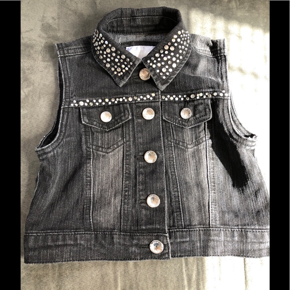 Justice Jean vest